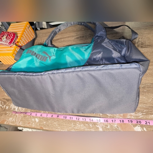 NWOT Puma Mint Green & Gray Logo Duffle Gym Travel Overnight Weekend Nylon Bag - Picture 10 of 10
